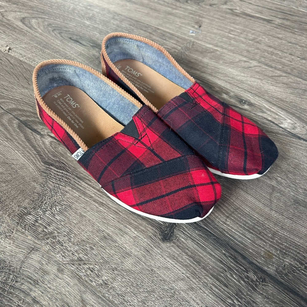 Women’s Toms shoes